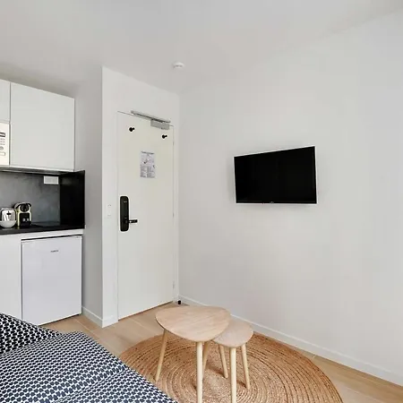 Cosy Modern Small Menilmontant *