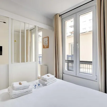 Cosy Modern Small Menilmontant *